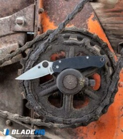 Spyderco Paramilitary 2 Knife Carbon Fiber (3.4" Satin Serr 52100) -Spyderco Spyderco Paramilitary 2 Knife G 10 Satin S30V C81GP2 BHQ 7920 kp lifestyle web 5